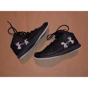 GIRLS UNDER ARMOUR BASKETBALL SHOES!!